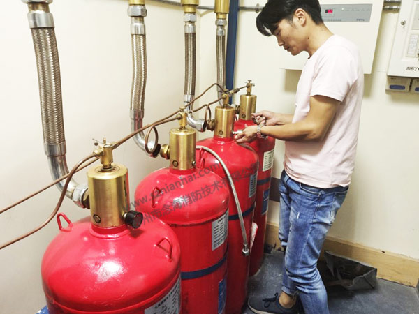 <i style='color:red'>七氟丙烷气瓶过期</i>了怎么办？找有资质的单位咨询